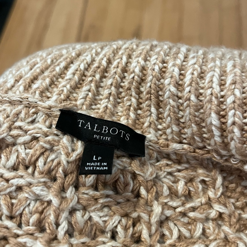 Talbots chunky cable knit cardigan in toasted coconut and white. - Picture 3 of 3